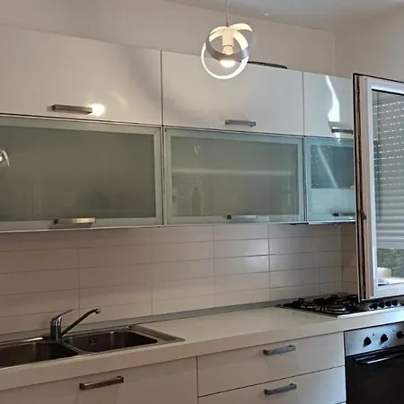 Apartmán Fiorita For 4 Persons Close The